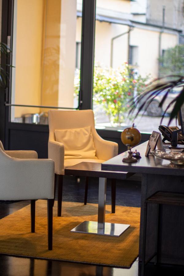 Hotel Cavour By Lvg Hotel Collection Novara Exterior photo