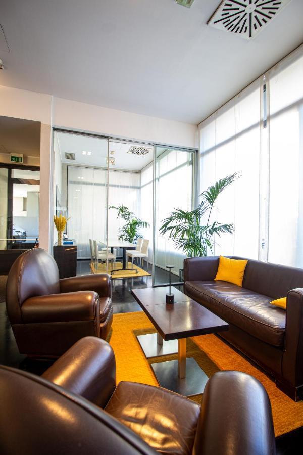 Hotel Cavour By Lvg Hotel Collection Novara Exterior photo